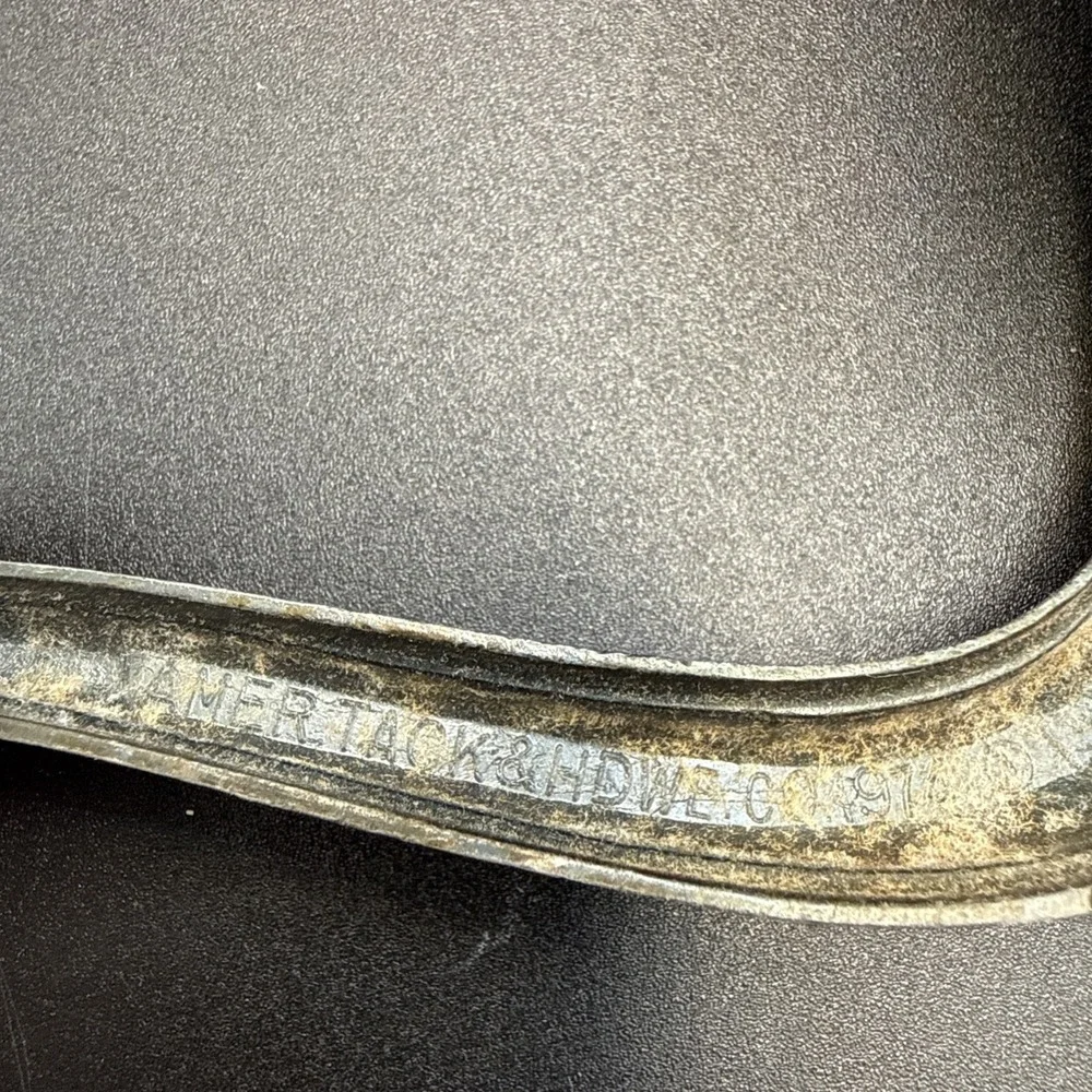 Vintage American Tack & Hardware Co. 1974 Metal Toilet Paper Holder (as Is)
